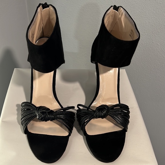 New N.Y.L.A. 'Wacoola' black strappy knotted wedges - Picture 5 of 9